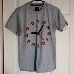 Museum T-shirt clock Gray Like New